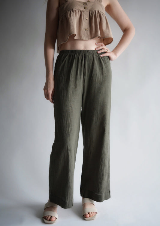 Pants in Dark Emerald color