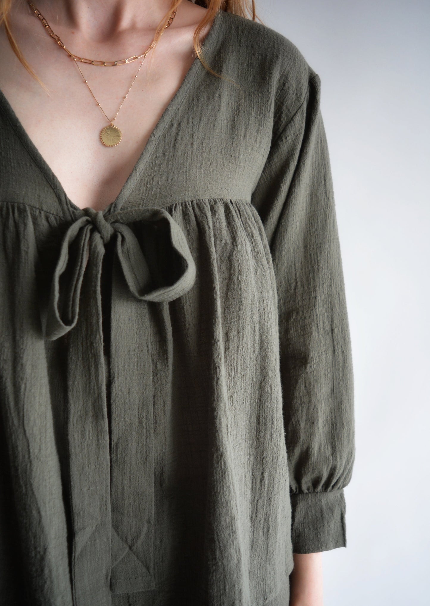 Two-Piece Set: Top and Pants in Dark Emerald color