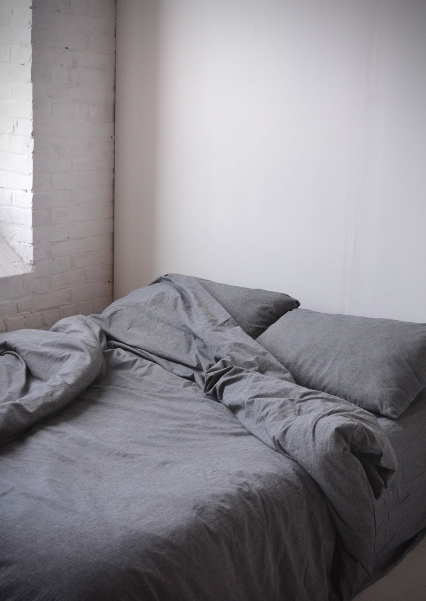 King/Cali King Cotton Duvet cover Set in Graphite (Grey) color