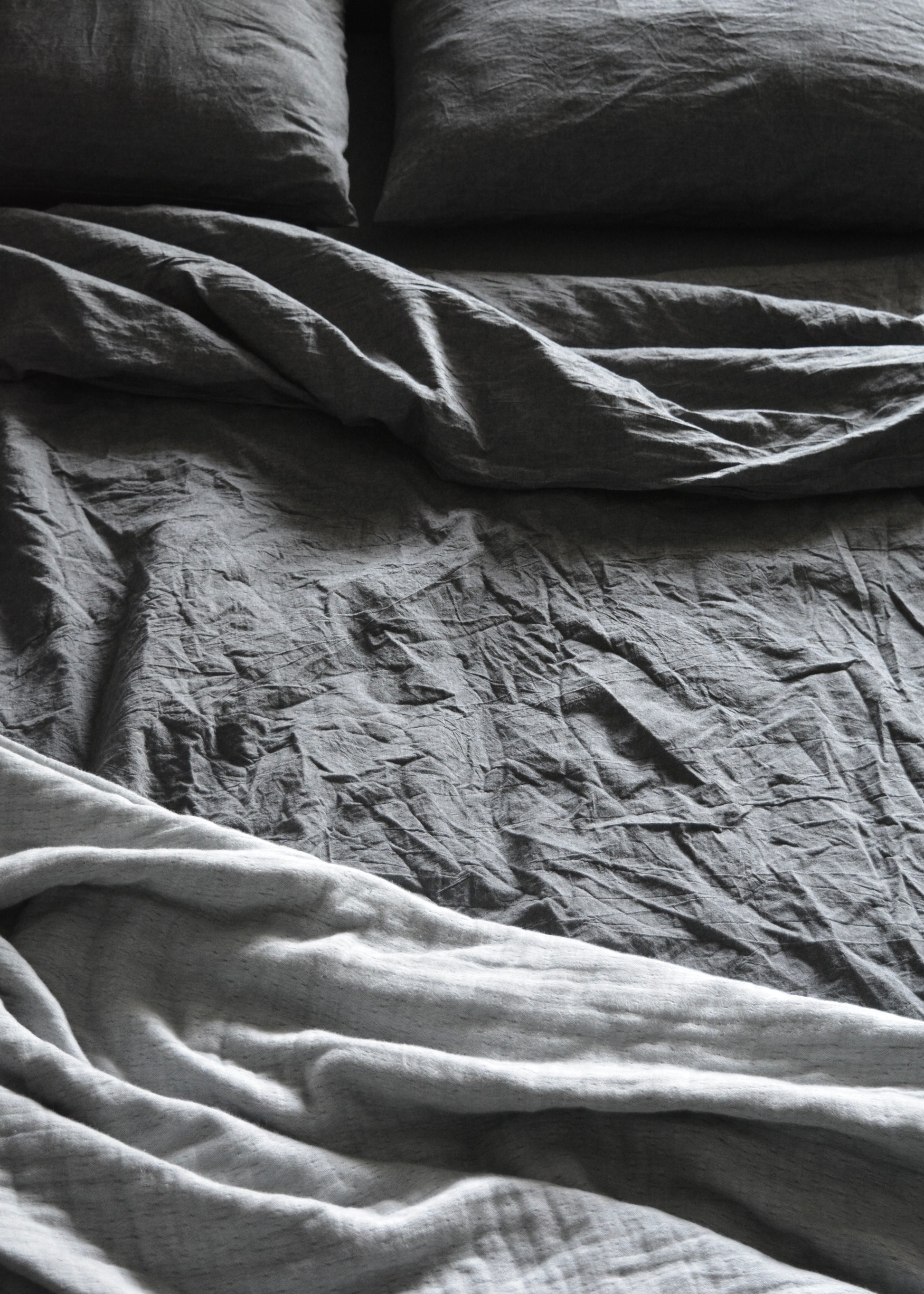 King/Cali King Cotton Duvet cover Set in Graphite (Grey) color